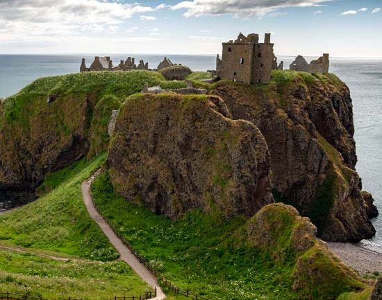 Clovenstone Lodges Scottish Dunnottar Castle